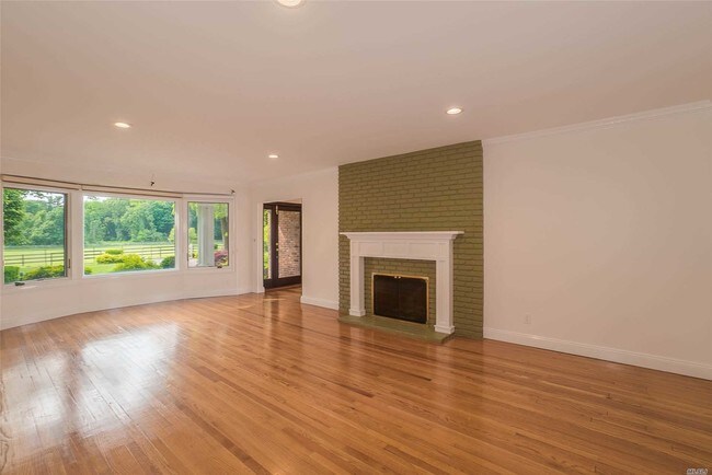 Building Photo - 1 Luckenbach Ln
