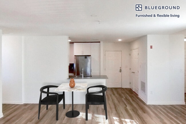 Foto del edificio - 1000 Main Campus Dr