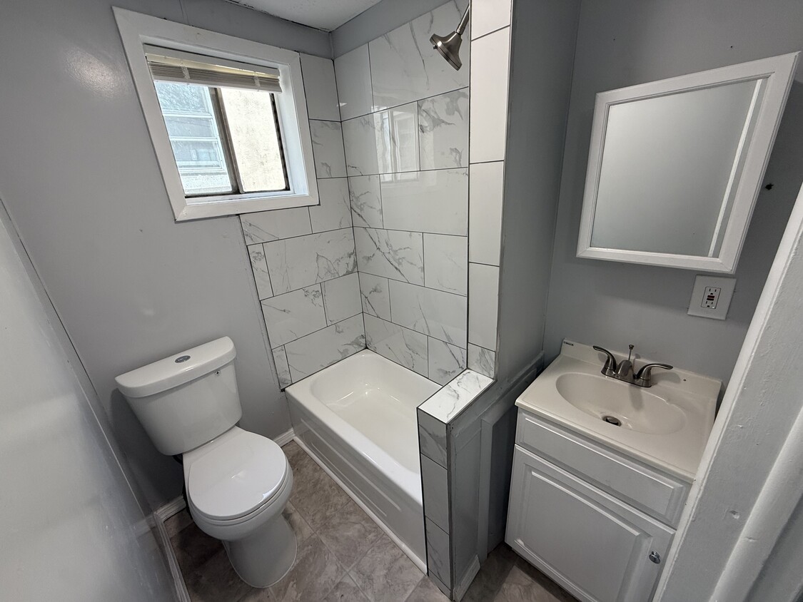 Photo - 902 Mt Ephraim Ave (Camden, NJ)