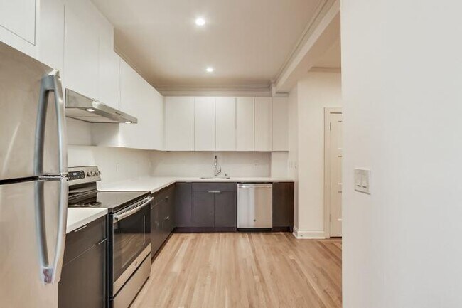 Building Photo - 2 bedroom in San Francisco CA 94108
