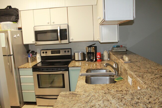 Foto del edificio - 305 Southlake Ct