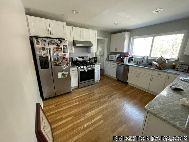 Foto del edificio - 234 Corey Rd