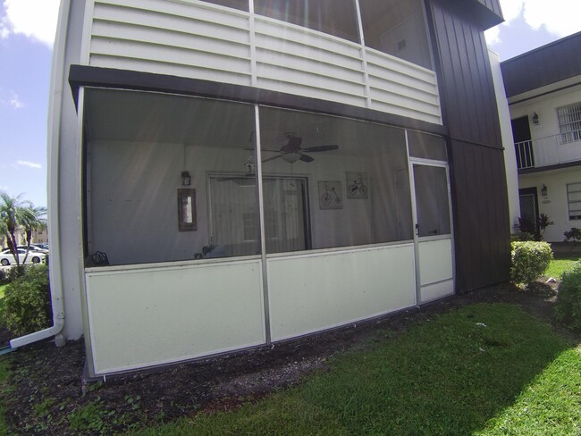 Foto del edificio - 980 Normandy U