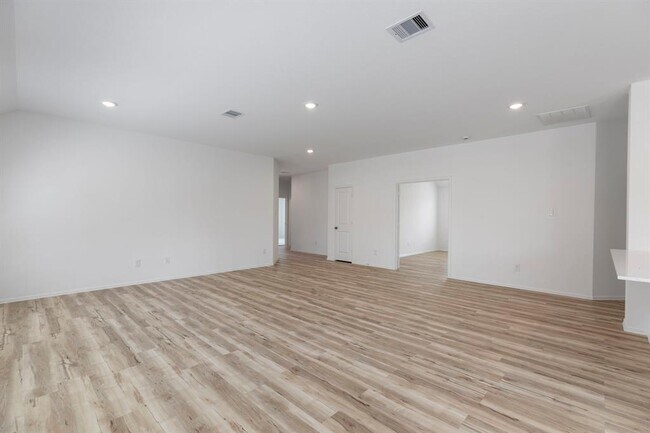 Building Photo - 31503 Beacon Cove Trl