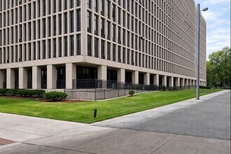 Building Photo - 6700 S South Shore Dr