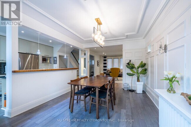 Building Photo - 119 Lascelles Blvd