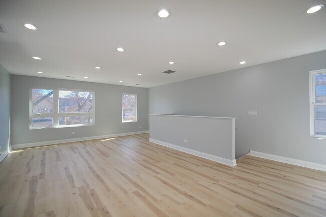 Foto del edificio - 836 N Parkside Ave