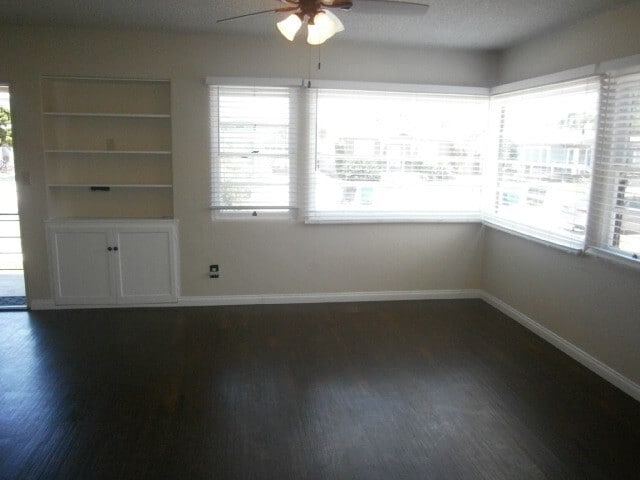 Foto del edificio - 3 Bed - 2 Bath Craftsman Home in the desir...