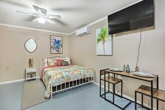 Building Photo - 7736 Sue Ellen Dr