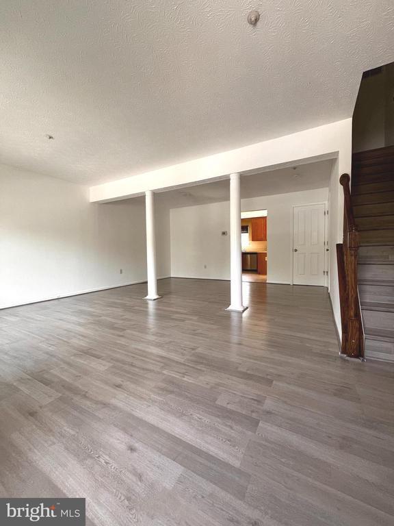 Building Photo - 9328 Ridings Way