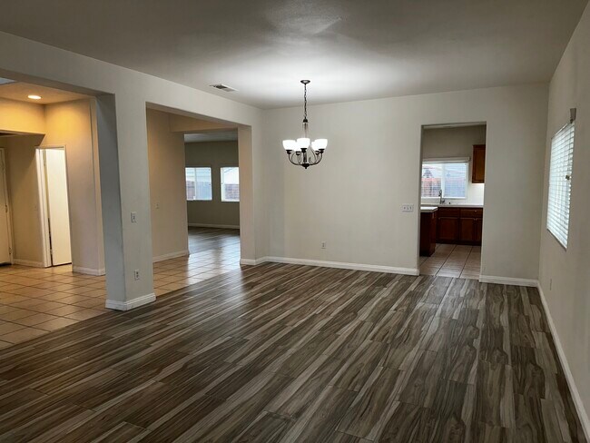 Foto del edificio - 14560 Phoenix St