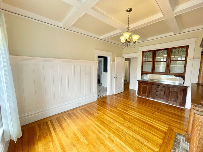 Foto del edificio - Wonderful Light and Bright Top Floor 2BR/1...