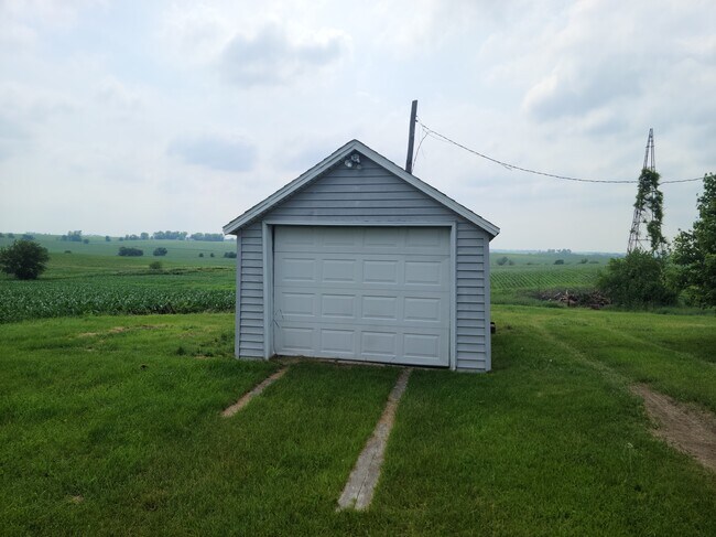 Building Photo - 5078 S Clover Rd