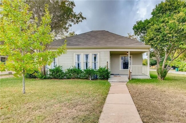 Foto del edificio - 1319 Davis St