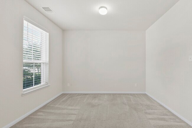 Foto del edificio - 3011 Tandem Ct