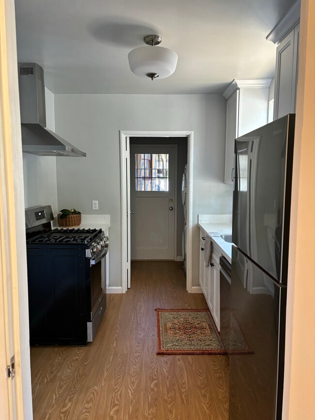 Building Photo - 459 44th St