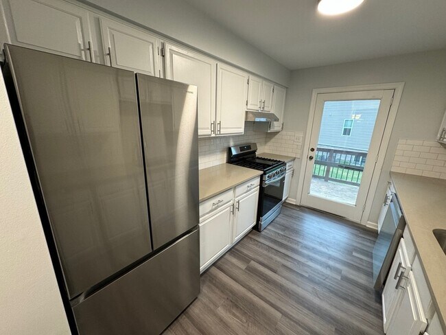 Building Photo - 232 Chesna Dr
