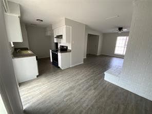 Building Photo - 904 Valley View Dr