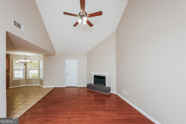 Foto del edificio - 706 Squirrels Nest Ct