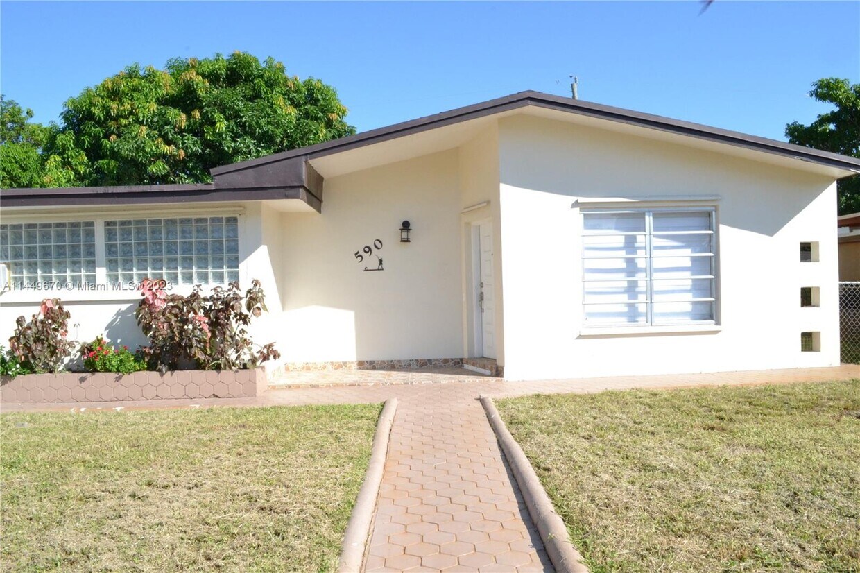 Foto principal - 590 Harem Ave