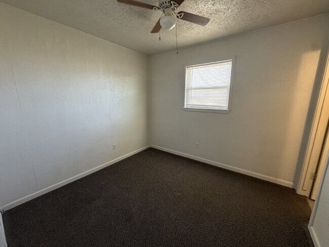 Building Photo - MOVE IN SPECIAL- Cozy 1-Bedroom Unit in Lubbock – Ideal for Urban Living!