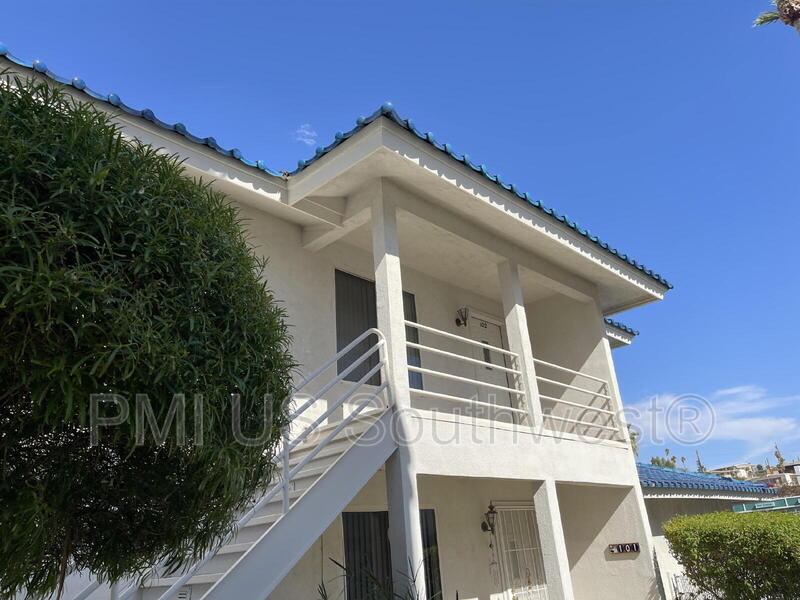 Primary Photo - 1800 Club House Dr