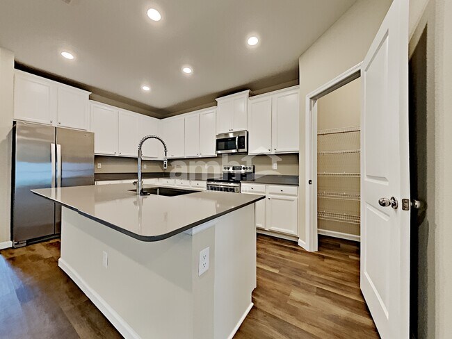 Building Photo - 194 Edge Park Trl