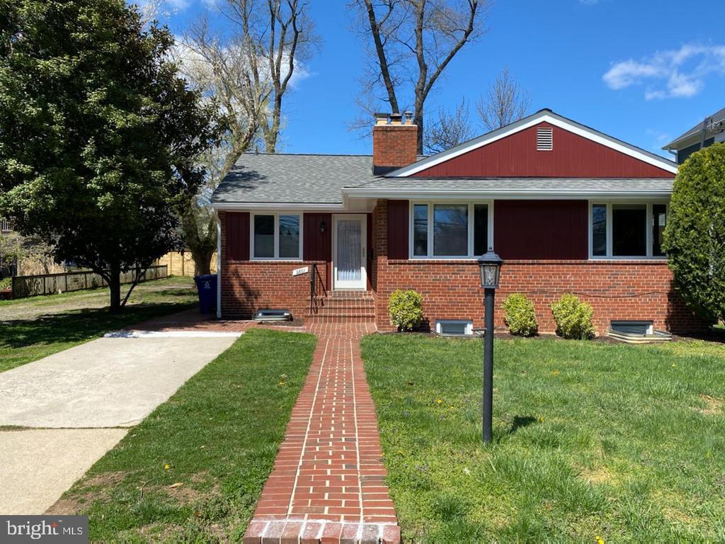 Foto principal - 2801 2nd St S