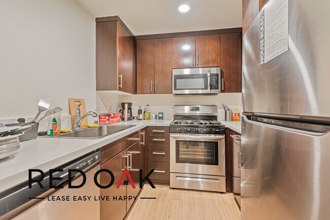 Foto del edificio - 7810 Topanga Canyon Blvd