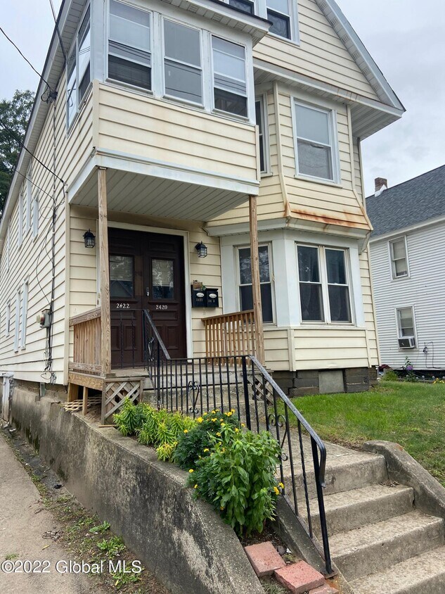 2420 Broadway Unit 1st floor, Schenectady, NY 12306 Room for Rent in