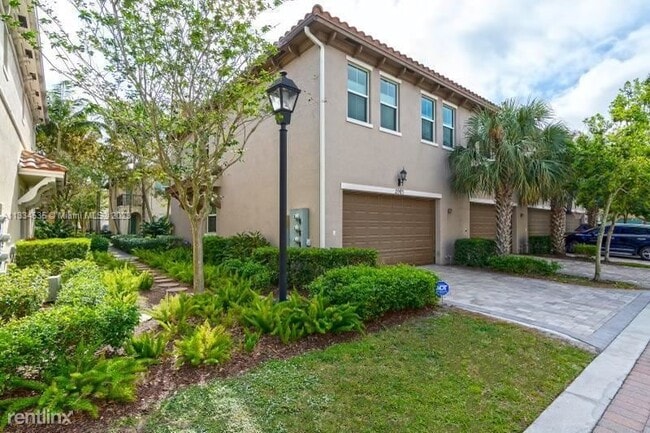 Building Photo - 4 br, 2.5 bath House - 2983 ST John