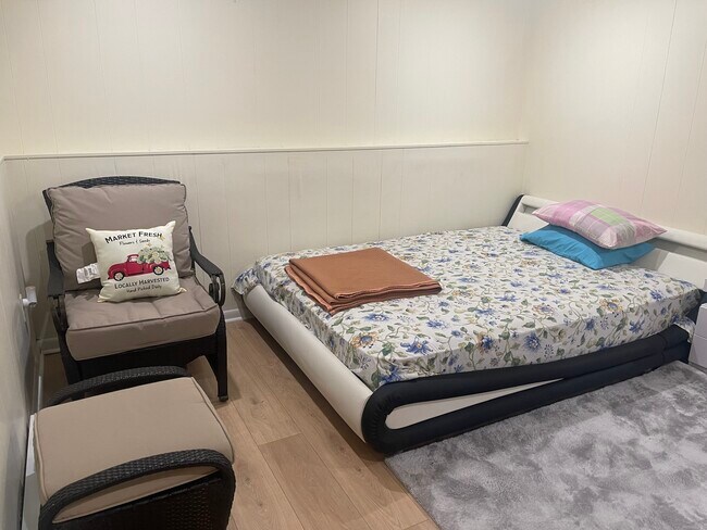 Foto del edificio - 4785 Sweetbrier Dr