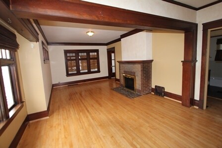Living Room - 425 Lewis Ave