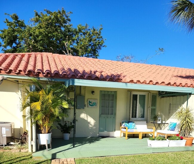 Building Photo - 1008 SE 4th St