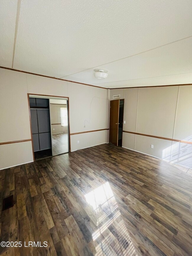 Foto del edificio - 153 Middlefield Cir