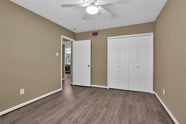 Building Photo - 12500 Melville Dr