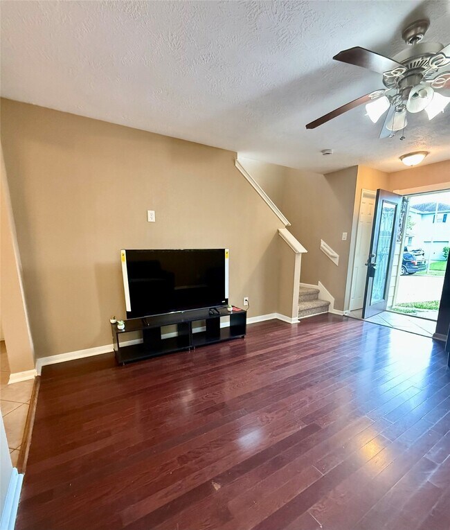 Building Photo - 447 Silky Leaf Dr