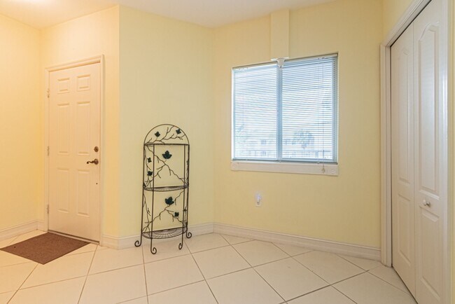 Foto del edificio - Peaceful Preserve-View Condo in Gated Blue Heron