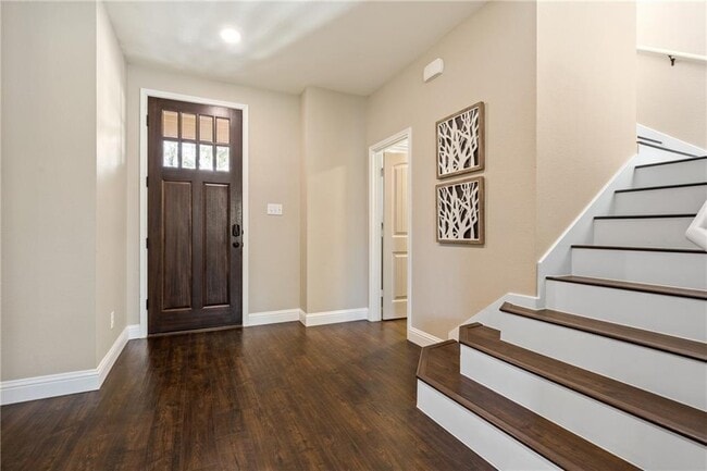 Building Photo - 1524 Uhland Dr