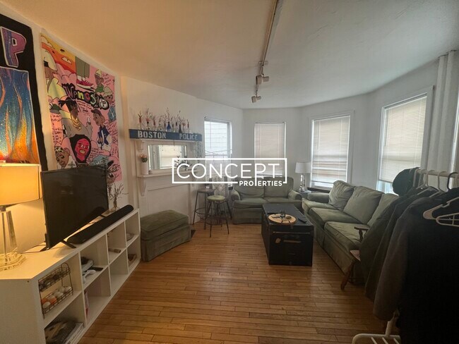 Foto del edificio - 10 Parker Hill Ave