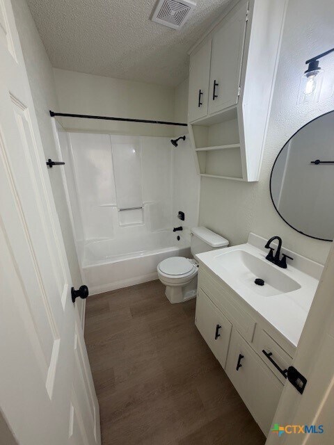 Building Photo - 1005 Eastside Dr