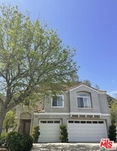 Building Photo - 1939 Calle Dulce