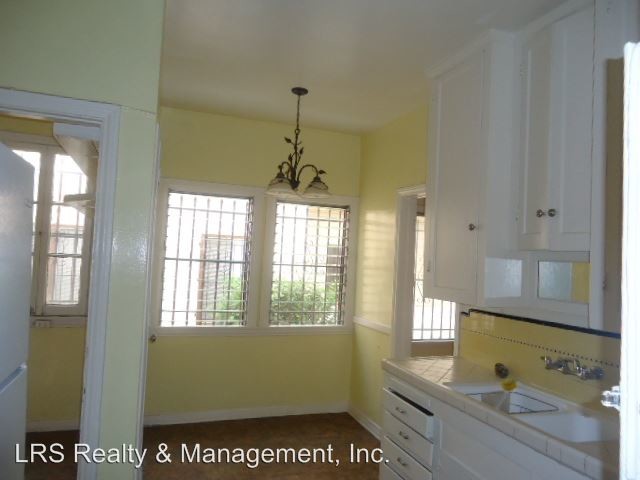 Foto del edificio - 326-328 N Curson Ave