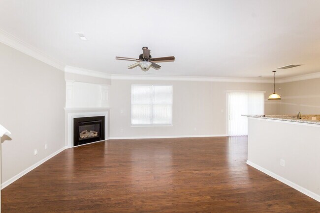 Foto del edificio - 6694 Sequoia Hills Dr