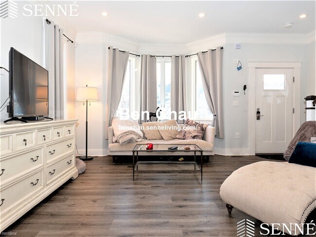 Building Photo - 3 br, 1.5 bath Townhome - 15 Hennery Way