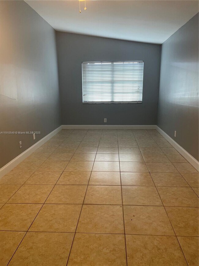 Building Photo - 1234 SW 71st Terrace