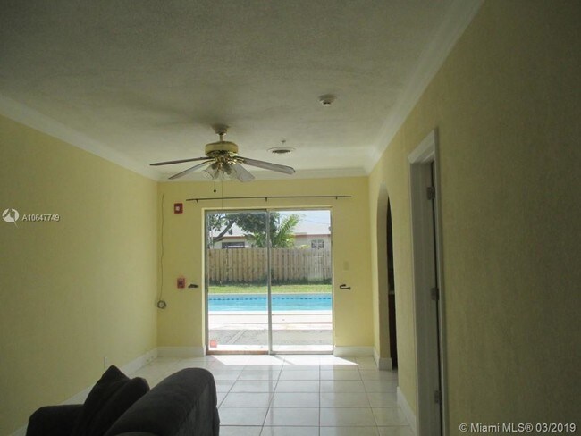 Foto del edificio - 250 NW 38th Pl