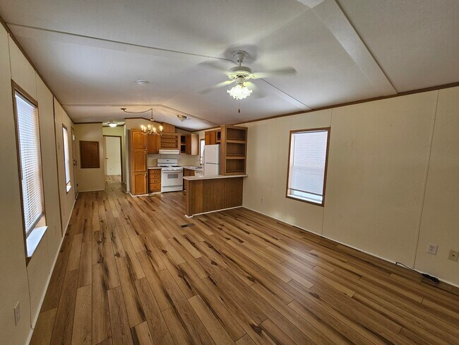 Foto del edificio - 32 Woodside Ln