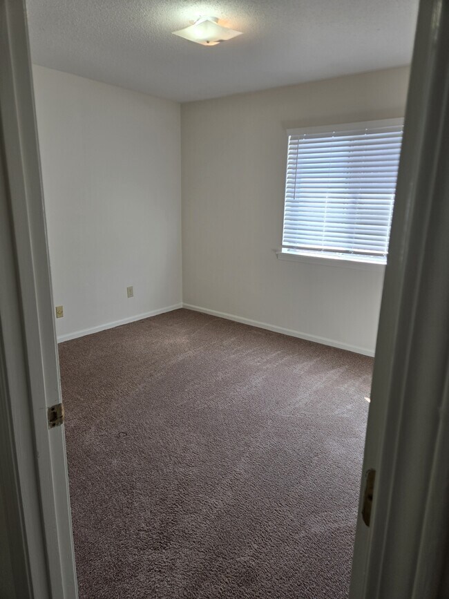 Foto del edificio - 3703 Southborough Rd