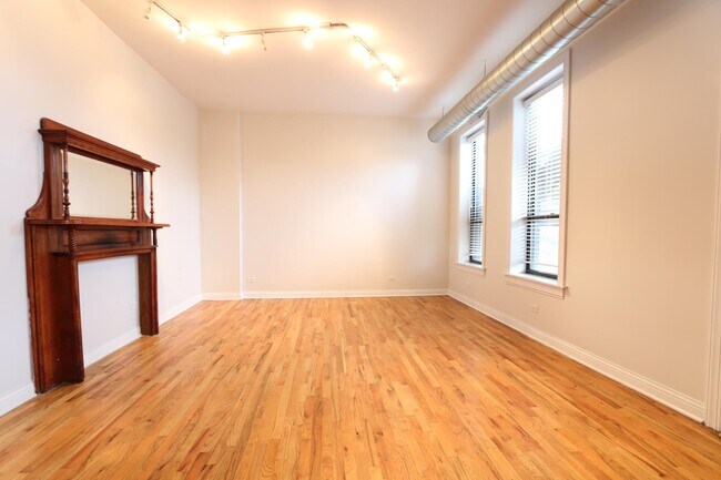 Building Photo - 1321 W Grand Ave